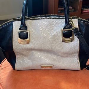 - Steve Madden crossbody and shoulder purse